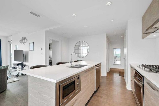804 - 38 9 St Ne, Condo with 2 bedrooms, 2 bathrooms and 1 parking in Calgary AB | Image 4