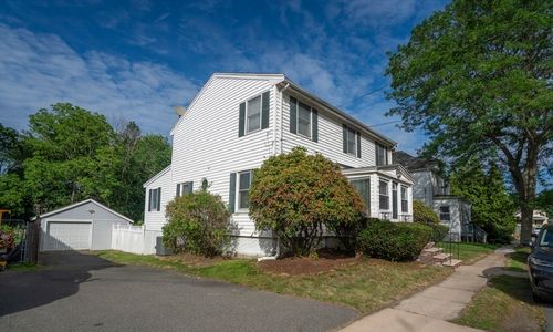 3 Winnegance Ave, Peabody, MA, 01960-6307 | Card Image