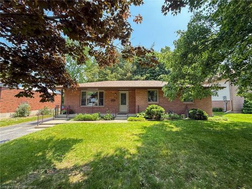 15 Fairview Dr, Waterford, ON, N0E1Y0 | Card Image