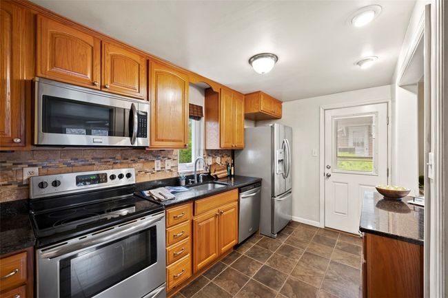 2308 Lambeth Dr, House other with 3 bedrooms, 1 bathrooms and 1 parking in Upper St. Clair PA | Image 8