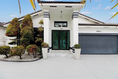 8953 Nw 147th Ter, Miami Lakes, FL, 33018-7305 | Card Image