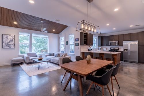 34-3001 Del Curto Rd, Austin, TX, 78704-5155 | Card Image