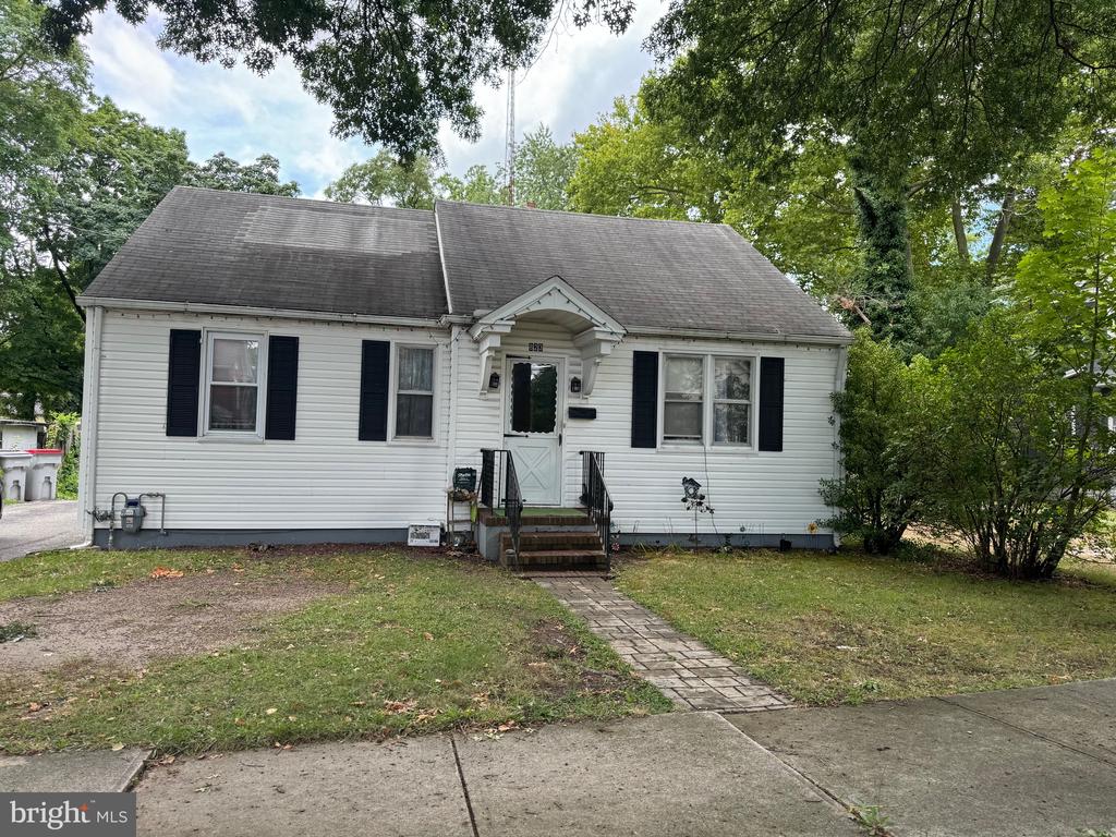 Pear St, Vineland, NJ 08360