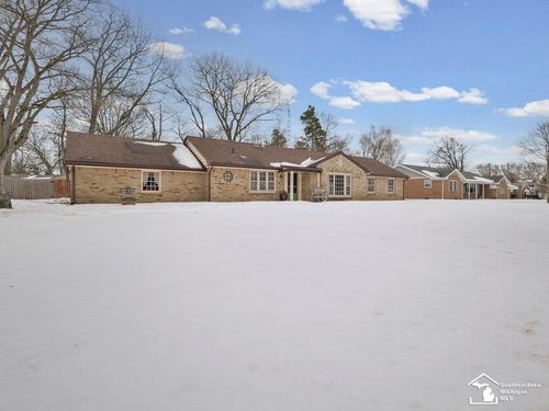 7490 Canterbury Dr, Lambertville, MI, 48144-9726 | Card Image