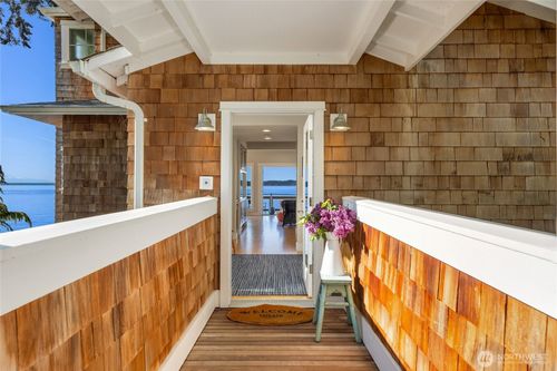 10915 Ne South Beach Dr, Bainbridge Island, WA, 98110-2365 | Card Image