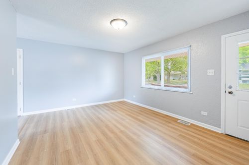 22233 Peach Tree Ave, Sauk Village, IL, 60411-5157 | Card Image