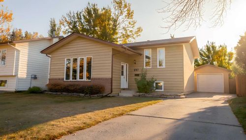 897 Red Crow Blvd W, Lethbridge, AB, T1K5P5 | Card Image