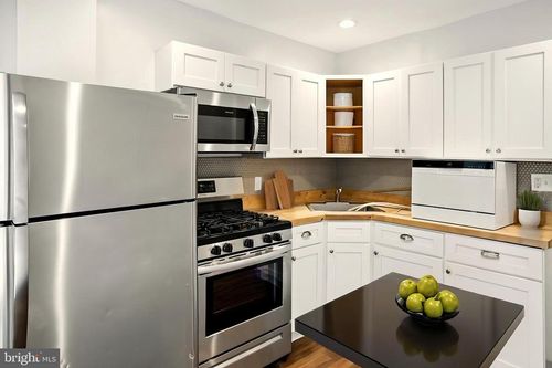 2621 Salmon St, PHILADELPHIA, PA, 19125-4012 | Card Image