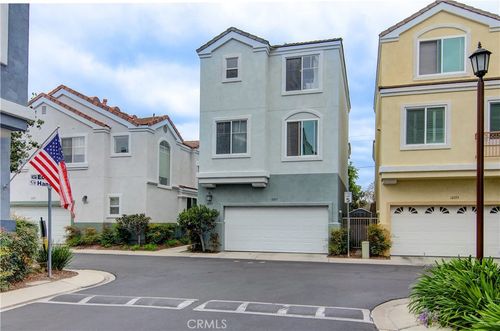 10317 Eclipse Ct, Garden Grove, CA, 92840-6320 | Card Image