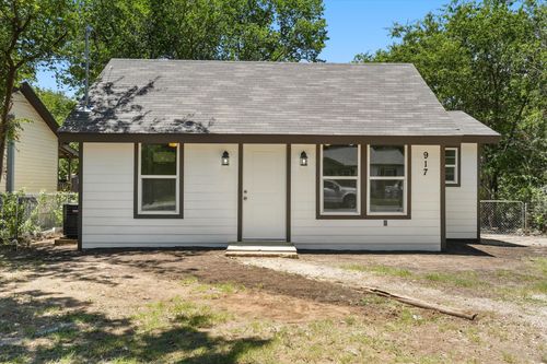 917 N Wood St, Denton, TX, 76209-4439 | Card Image