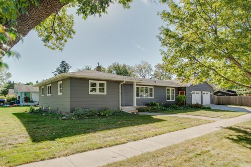 1415 16th Ave S, Moorhead, MN, 56560-5717 | Card Image