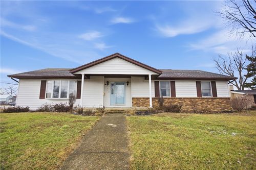 4 N Edwards St, Altamont, IL, 62411-1506 | Card Image