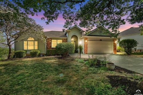 2221 Rodeo Dr, Lawrence, KS, 66047-1968 | Card Image