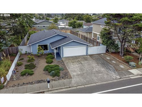 1142 9th St, Florence, OR, 97439-9400 | Card Image