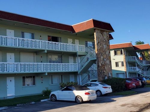 318-3300 Springdale Blvd, Palm Springs, FL, 33461-6392 | Card Image