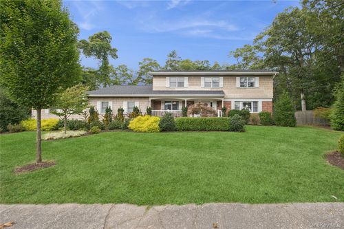 75 E Moriches Blvd, Eastport, NY, 11941-1114 | Card Image