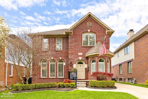 307 Taylor Ave, Rochester, MI, 48307-1847 | Card Image