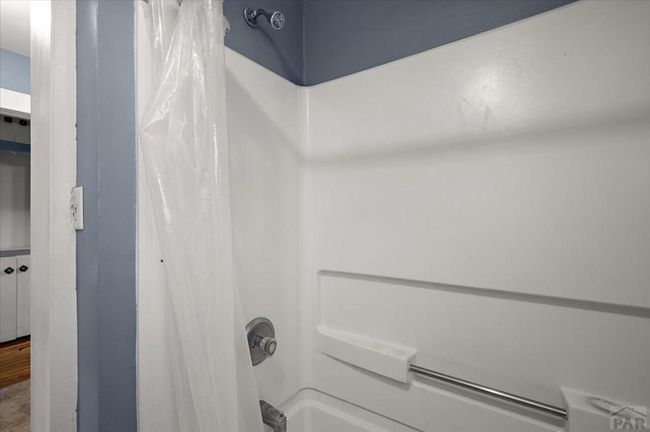 Main Level Shower | Image 24