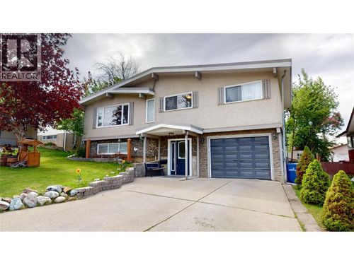 2617 2nd St S, Cranbrook, BC, V1C1E3 | Card Image