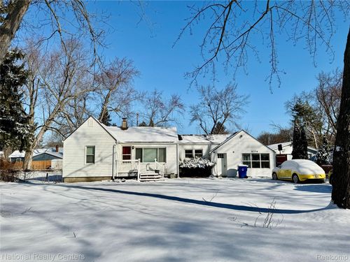 6376 Lanman Dr, Waterford, MI, 48329-3026 | Card Image