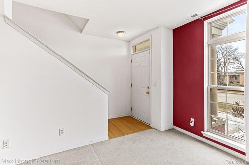 3086 Camden Dr, Troy, MI, 48084-7020 | Card Image