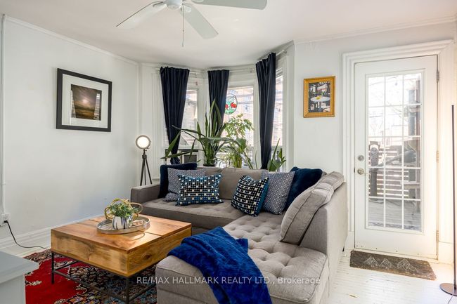 223 Wallace Ave, House attached with 5 bedrooms, 3 bathrooms and 1 parking in Toronto ON | Image 7