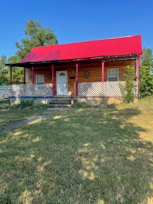 935 Saint Louis St, West Plains, MO, 65775-3229 | Card Image