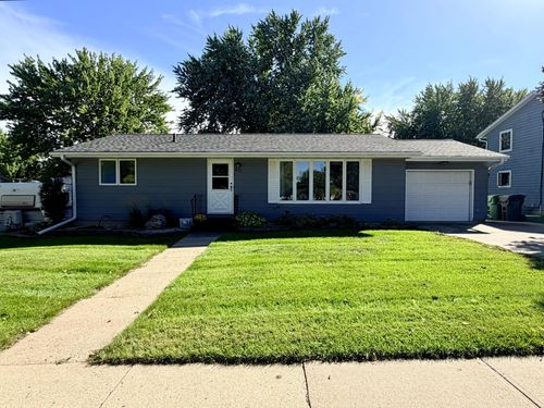 421 Miles Dr, Worthington, MN, 56187-1019 | Card Image