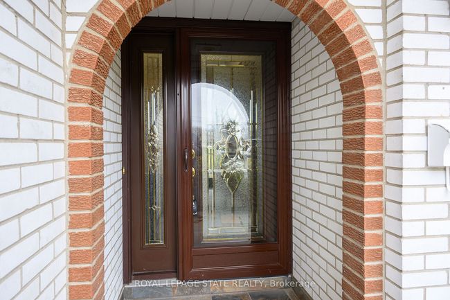 14 Joy Crt, House other with 3 bedrooms, 2 bathrooms and 4 parking in Hamilton ON | Image 4
