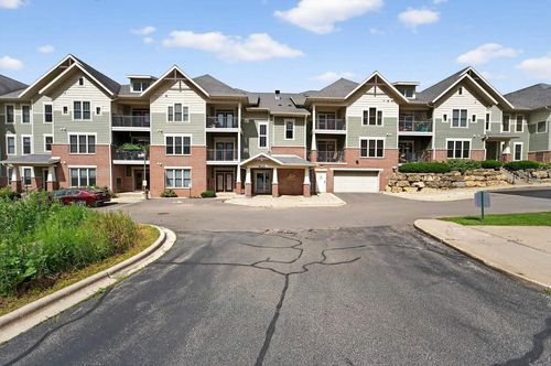 unit-304-8253 Mayo Dr, Madison, WI, 53719-3907 | Card Image