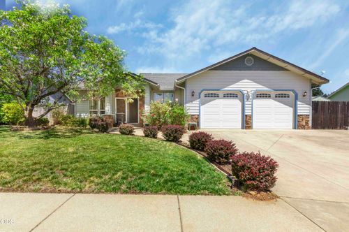 317 Gamay Dr, Cave Junction, OR, 97523-9205 | Card Image
