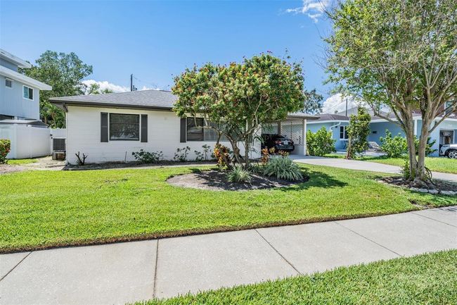 1816 Bayou Grande Blvd Ne, House other with 3 bedrooms, 2 bathrooms and null parking in St Petersburg FL | Image 24