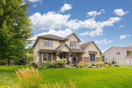 1752 Carriage Dr, Victoria, MN, 55386-4512 | Card Image