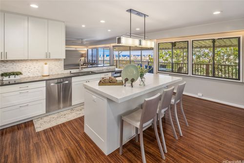 1516 Alencastre St, Honolulu, HI, 96816-1904 | Card Image