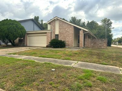 12943 Leaf Glen Lane, House other with 3 bedrooms, 2 bathrooms and null parking in Houston TX | Image 3