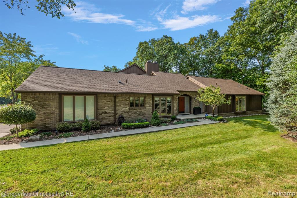 Timberbrook Ln, Bingham Farms, MI 48025 #1