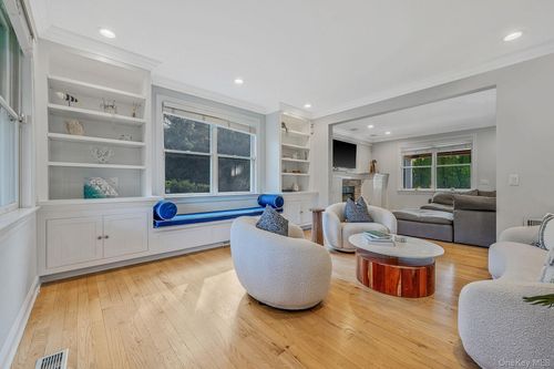 32 Vail Ave, East Quogue, NY, 11942-4145 | Card Image