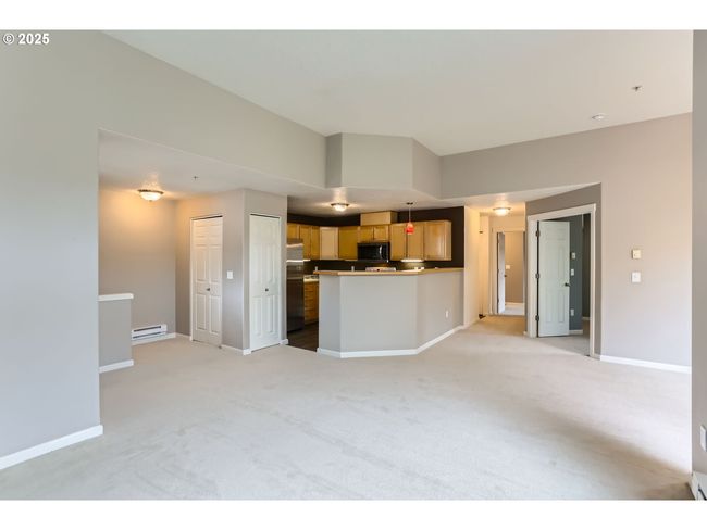 204 - 14700 Sw Sandhill Loop, Condo with 2 bedrooms, 2 bathrooms and 1 parking in Beaverton OR | Image 9