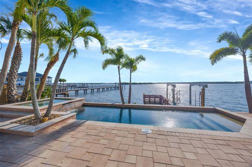 8400 35th Ave N, St Petersburg, FL, 33710-1010 | Card Image