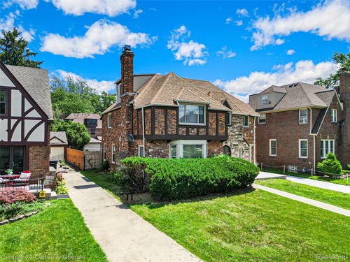18024 Fairfield St, Detroit, MI, 48221-2743 | Card Image