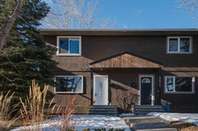 4507 Stanley Rd Sw, Home with 3 bedrooms, 1 bathrooms and 2 parking in Calgary AB | Image 1