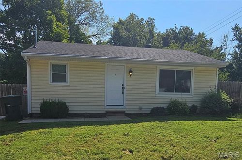 1822 Pine Tree St, Saint Peters, MO, 63376-6622 | Card Image