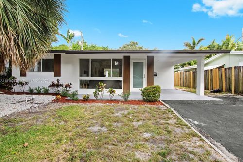 2825 Ne 9th Ave, Wilton Manors, FL, 33334-3705 | Card Image