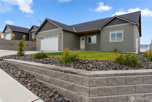965 N Macaw Ave, East Wenatchee, WA, 98802-5072 | Card Image