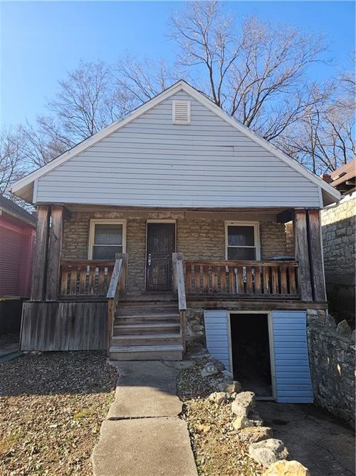 4520 Olive St, Kansas City, MO, 64130-1852 | Card Image