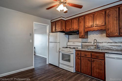 34038 Caseville Ct, Westland, MI, 48186-5411 | Card Image