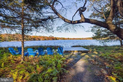 5160 Hummingbird Dr, POCONO SUMMIT, PA, 18346-7603 | Card Image