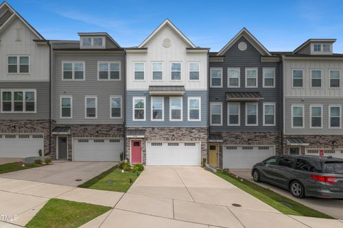2006 Leo Dr, Apex, NC, 27502-4361 | Card Image