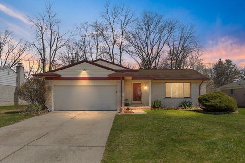 29190 Heritage Ct, Southfield, MI, 48076-1776 | Card Image