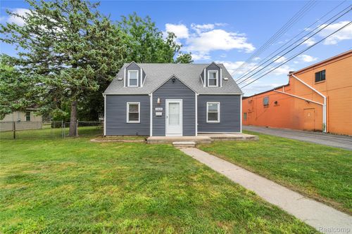 11610 Cardwell St, Livonia, MI, 48150-2358 | Card Image